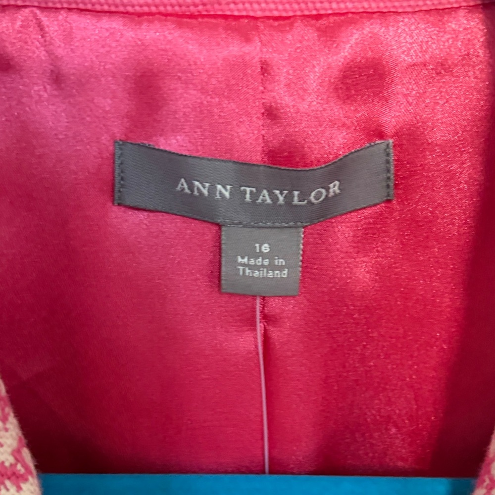 Ann Taylor Women's Pink Patterned Blazer Jacket - Picture 3 of 4